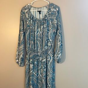 Multi color dress. Hangs above the knee. Size 8. Comfortable